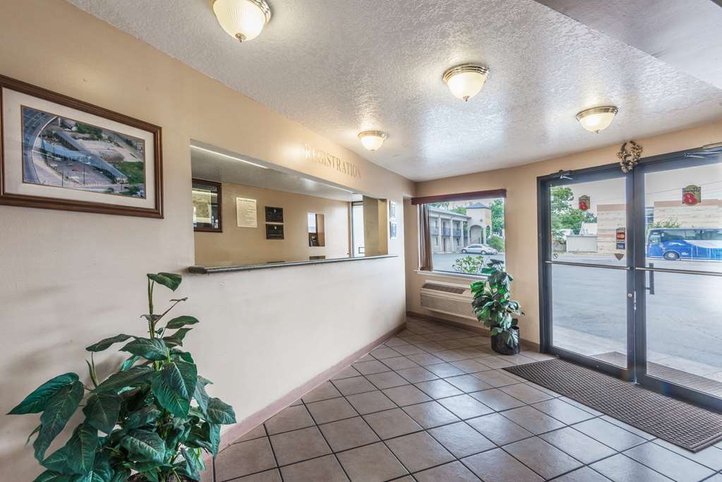 Super 8 By Wyndham San Antonio Pearl District Downtown Motel Beltér fotó