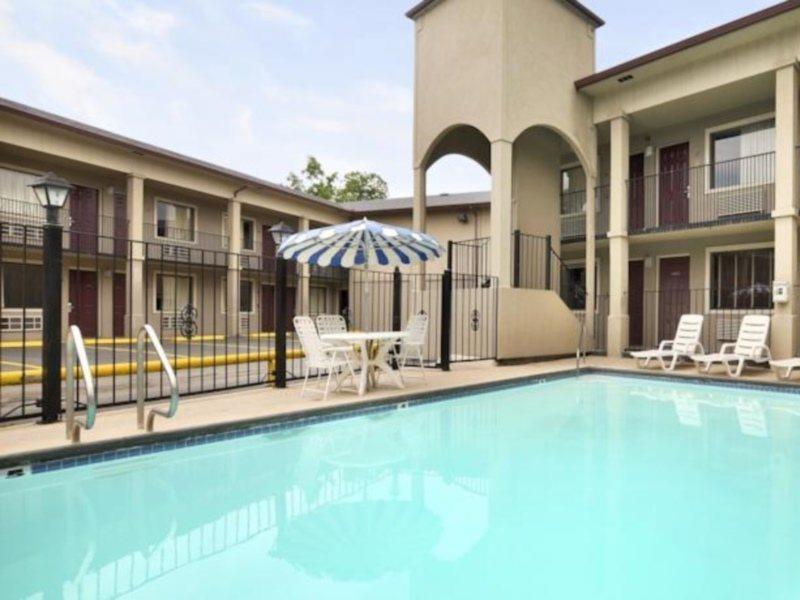 Super 8 By Wyndham San Antonio Pearl District Downtown Motel Kültér fotó